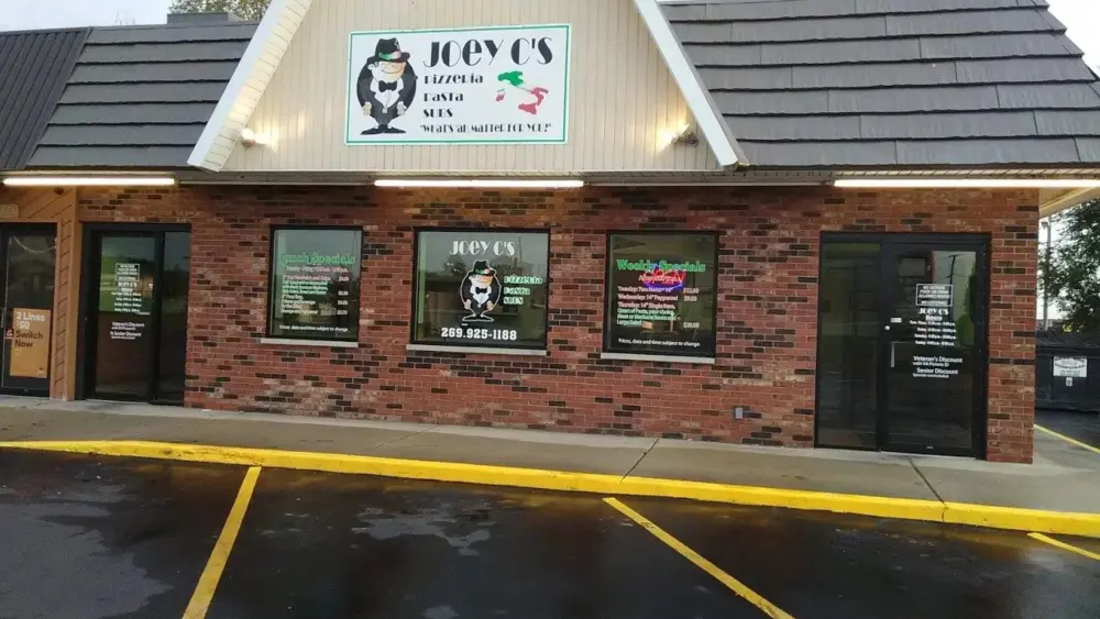 joey c's
