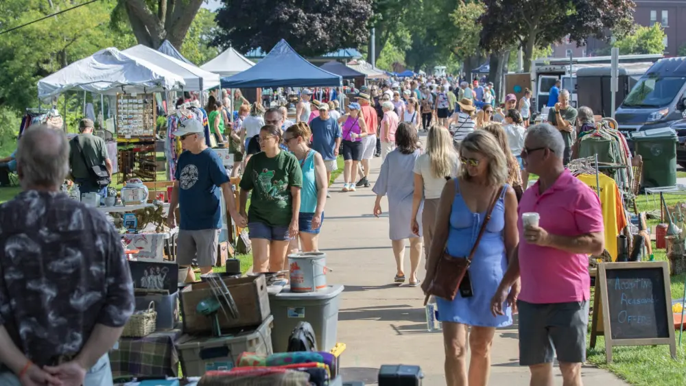 SJT Antiques on the Bluff