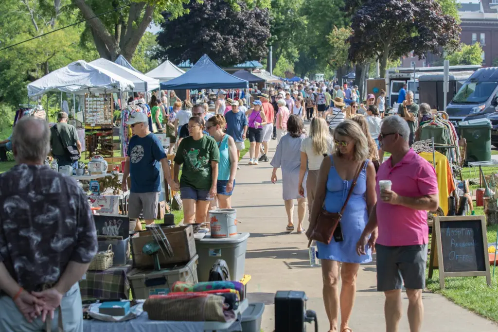 SJT Antiques on the Bluff