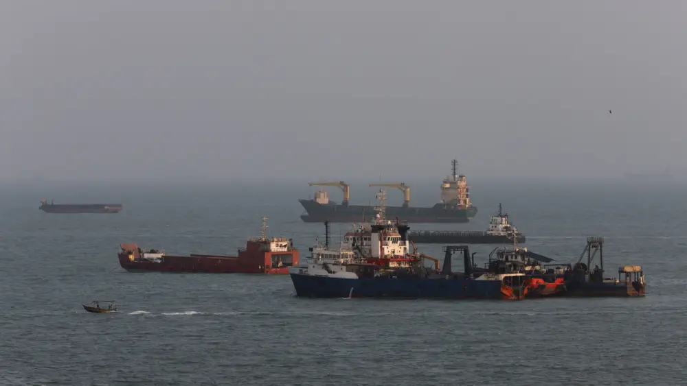 getty_straitofhormuz_090426223529