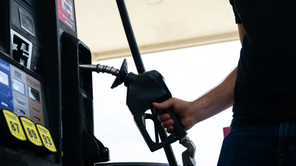 getty_gaspump_100826146618