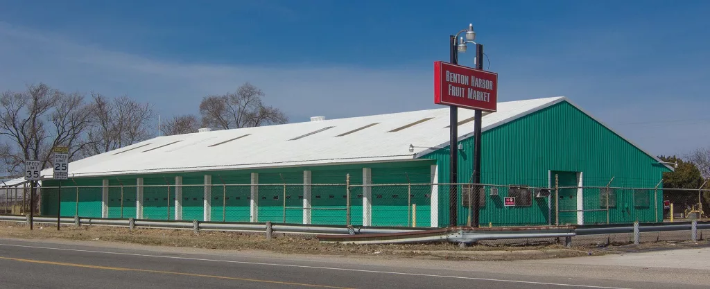 benton_harbor_fruit_market