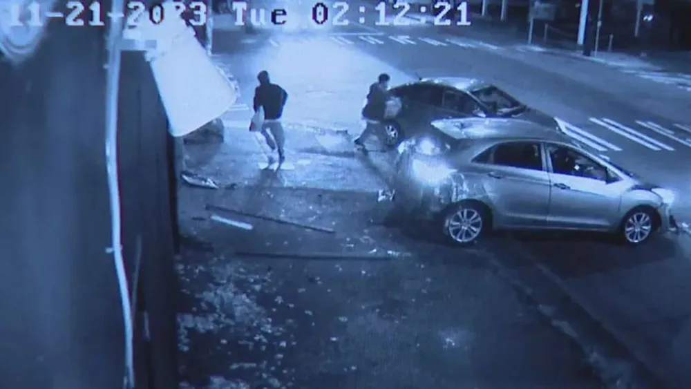Smash and grab stolen car drives into Seattle business in robbery attempt