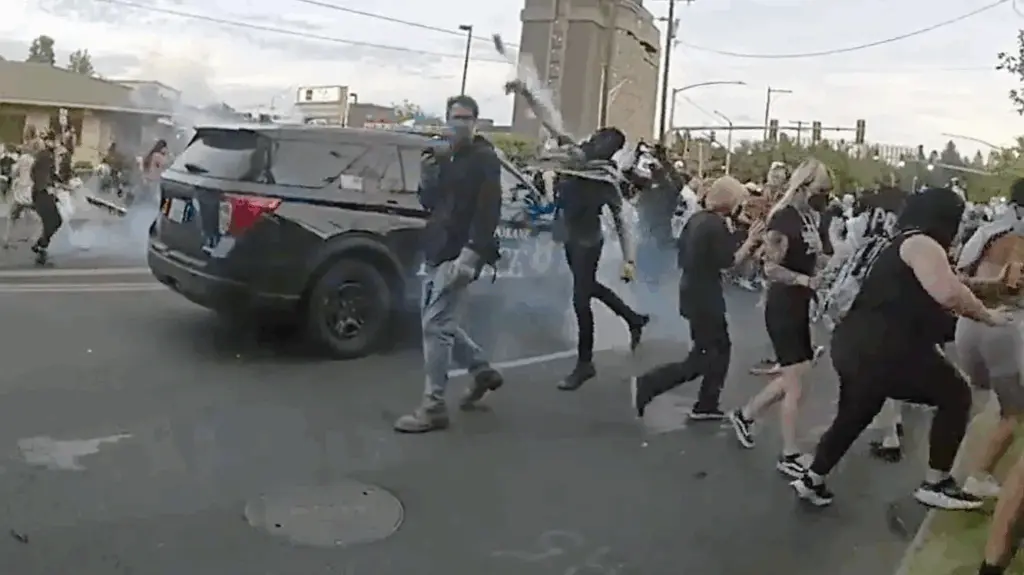 68f94b035cf22-image_