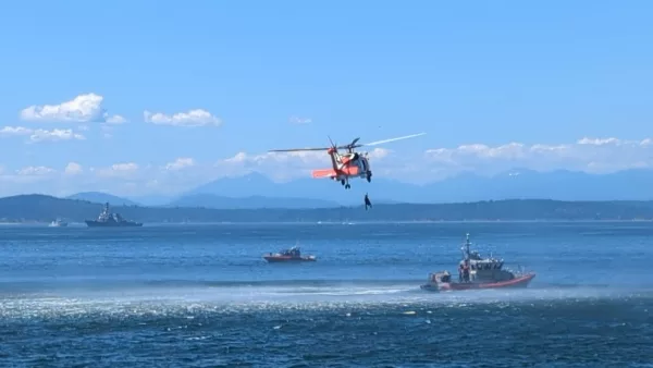 fleet-week-pic-2-hoist