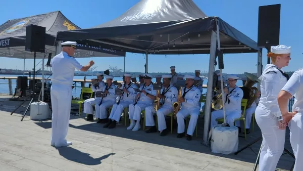 fleet-week-pic-3-band