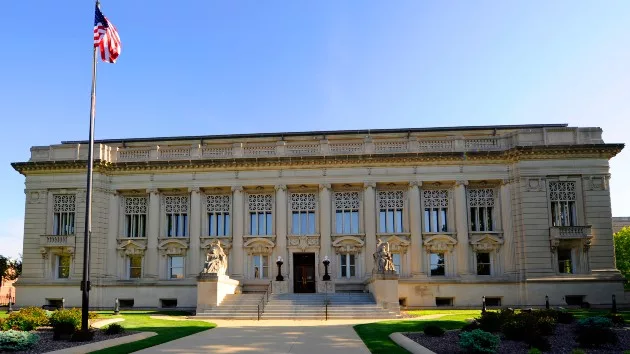 getty_81123_illinoissupremecourt400735