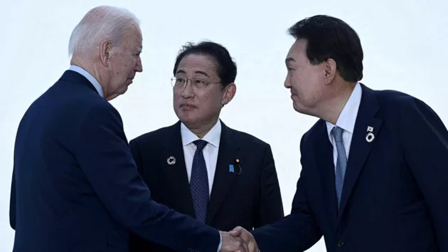 biden-kishida-y_hpembed_20230818-022739_22x15_992375275