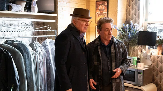 e_onlymurdersiinthebuilding_082423429388