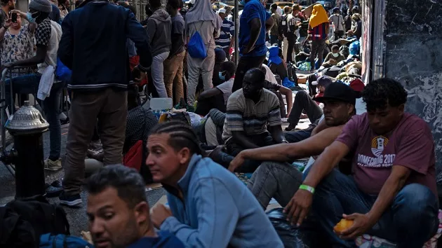 gettyimages_migrantsnyc_082923889646