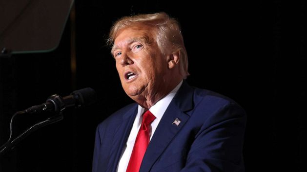 trump-iowa-01-gty-jt-230727_1690482634398_hpmain_630x35471100