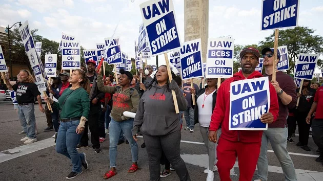 gettyimages_uawstrikers_091623191262