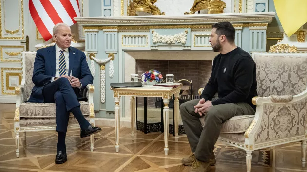 wh_92123_bidenukrainepres112135