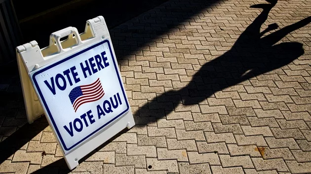 gettyimages_voteheresign_10022385662