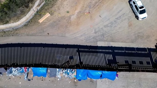 gettyimages_borderwallaerial_10052399183