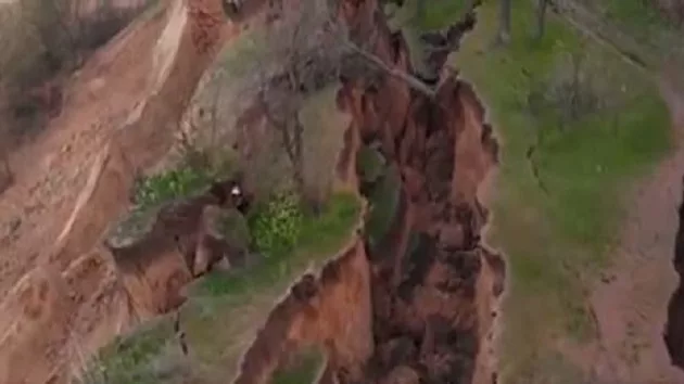 100823_abcnews_afghanistanearthquake776084