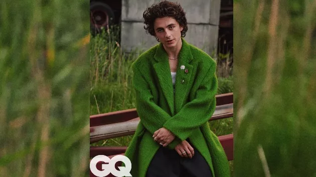 e_gq_chalamet_10172023629257