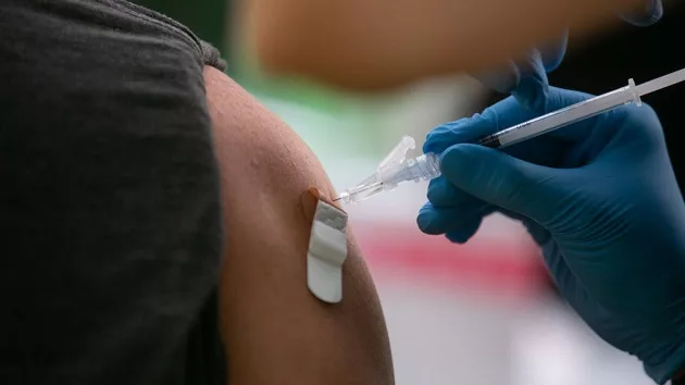 gettyimages_covidshot_101823989336