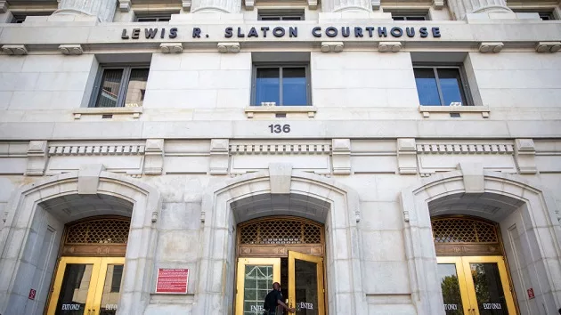 gettyimages_fultoncountycourthouse_102023790367