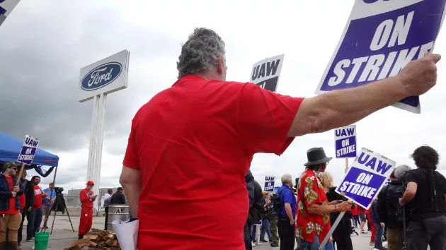 getty_092923_uawstrikes432644