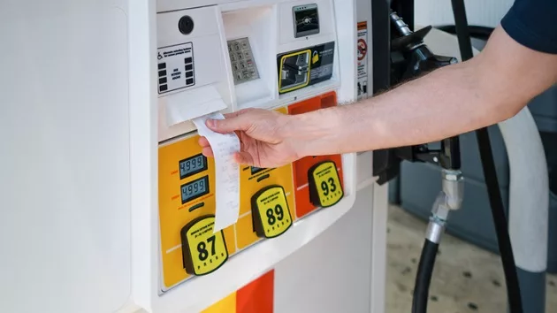 gettyimages_gaspump_092923323886