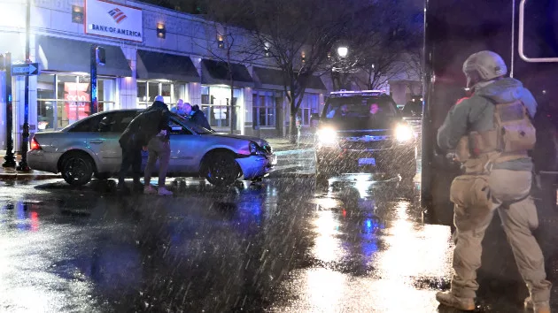 getty_121823_motorcadecrash553868