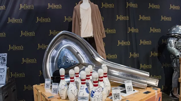 getty_lebowski_auction_12182023663578