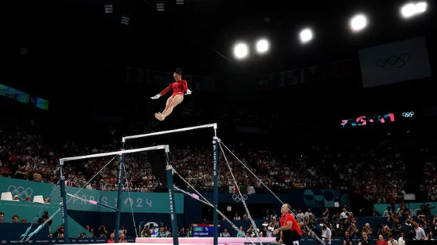 suni-lee-mo_1722782194595_hpembed_3x2374651