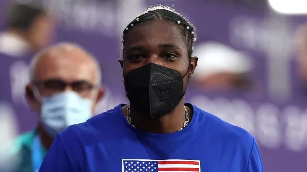 getty_8924_noahlylesmask453566