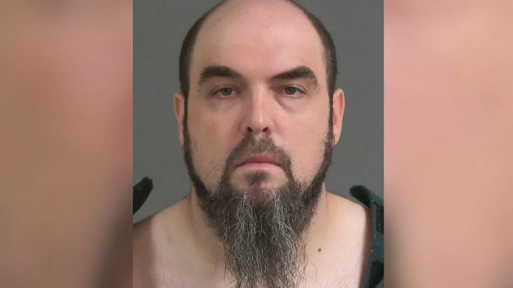 n_justincollinsadams_05022556747