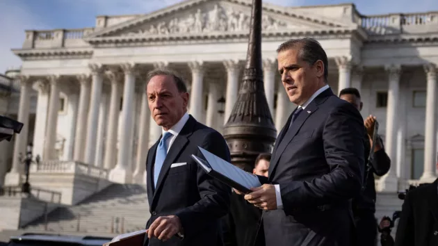 news_abbelowell__50225607700