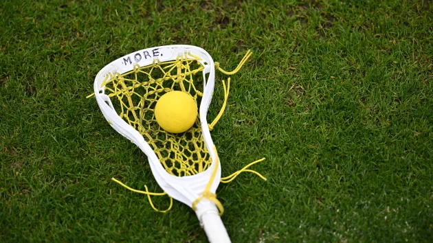 getty_lacrossestick_5925374439