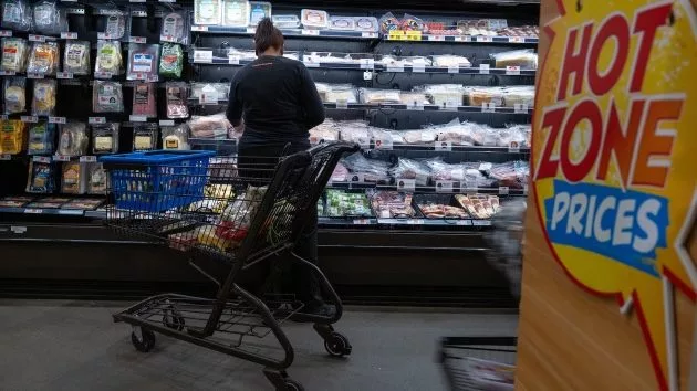 getty_peopleshopping_051525_0709330