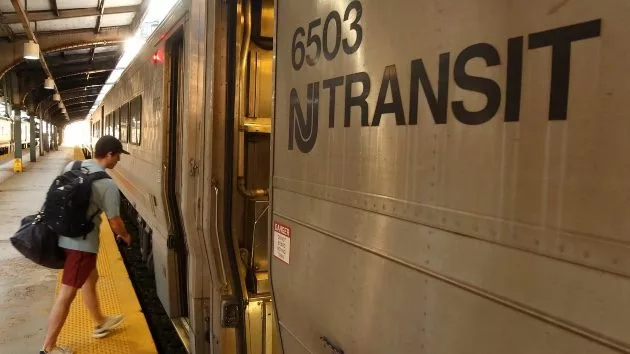 getty_njtransit_051525707745