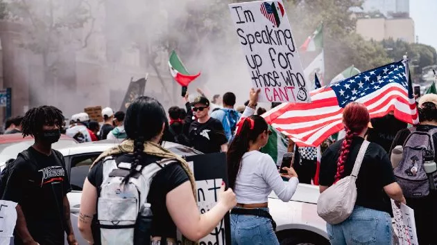 getty_laprotests2220429445224299