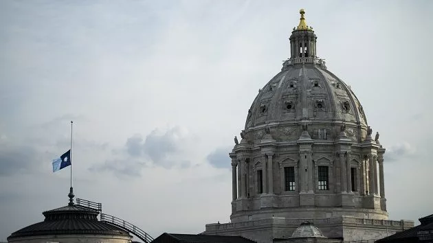 g_mnstatecapitol_062625947460