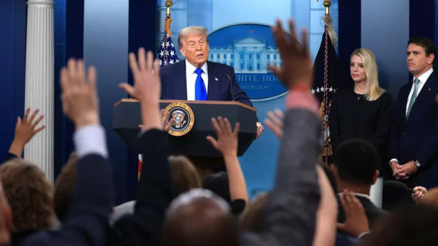 news_donaldtrump_62725709343