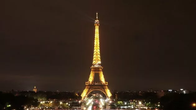 g_eiffeltower_070125147622