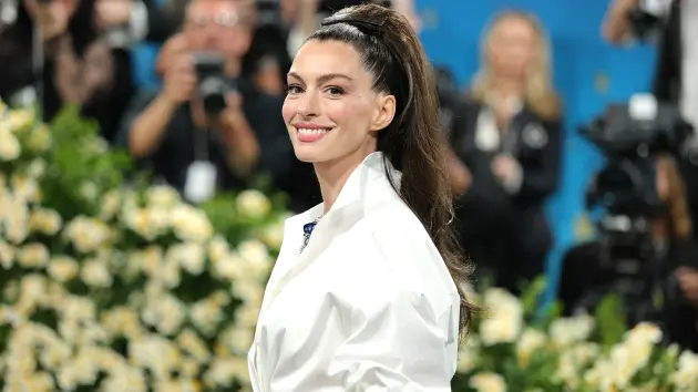 getty_annehathaway_072125111906