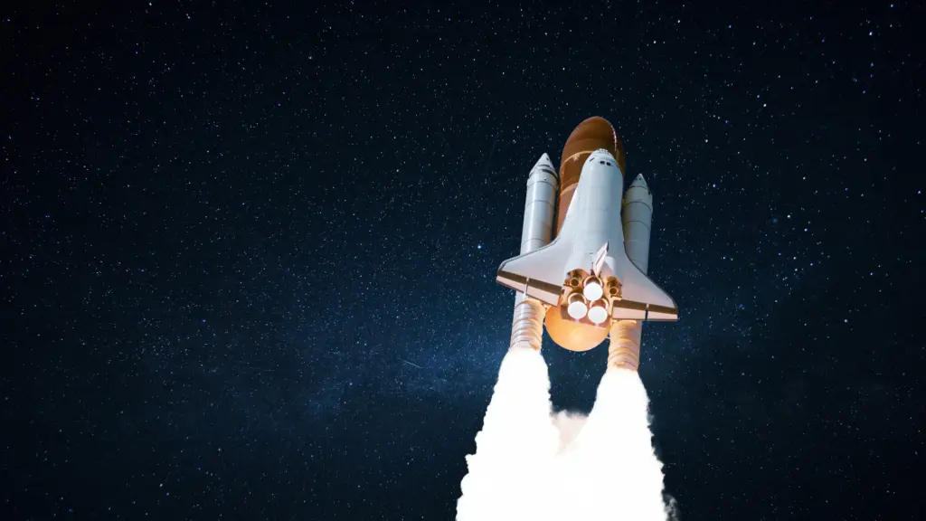 shuttle-spacecraft-with-ballast-takes-off-into-starry-space-suc