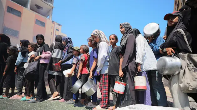 getty_nuseiratcamp_727468665