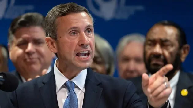 getty_kenmartin_082625528371