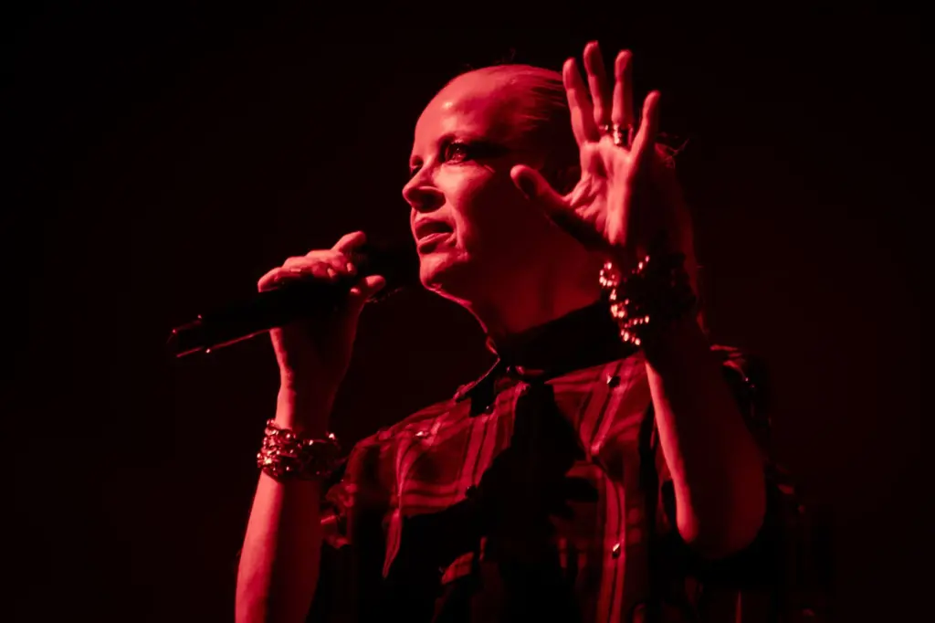 68f167f4c4549-image_