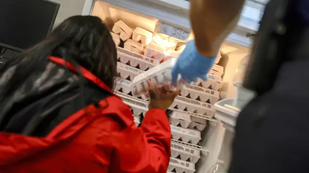 news_foodbankdistribution_102325770288