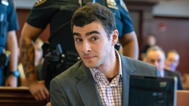 getty_luigimangione_120825517672