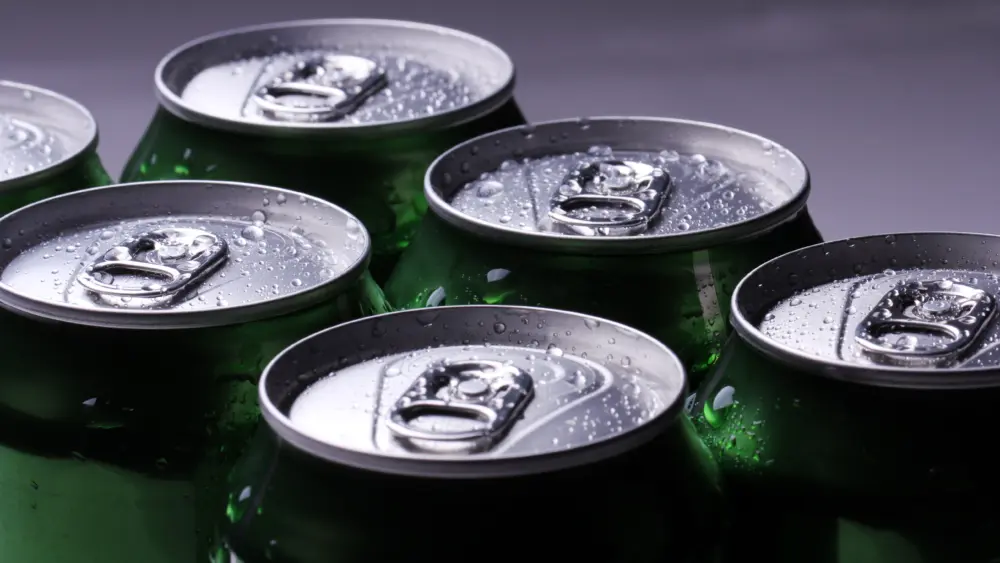 cans-with-cold-drink