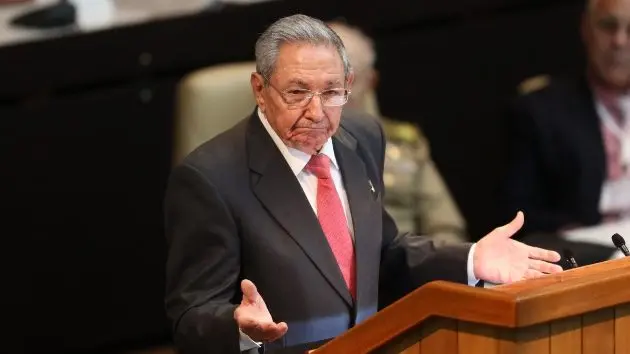 getty_raulcastro_052026461883