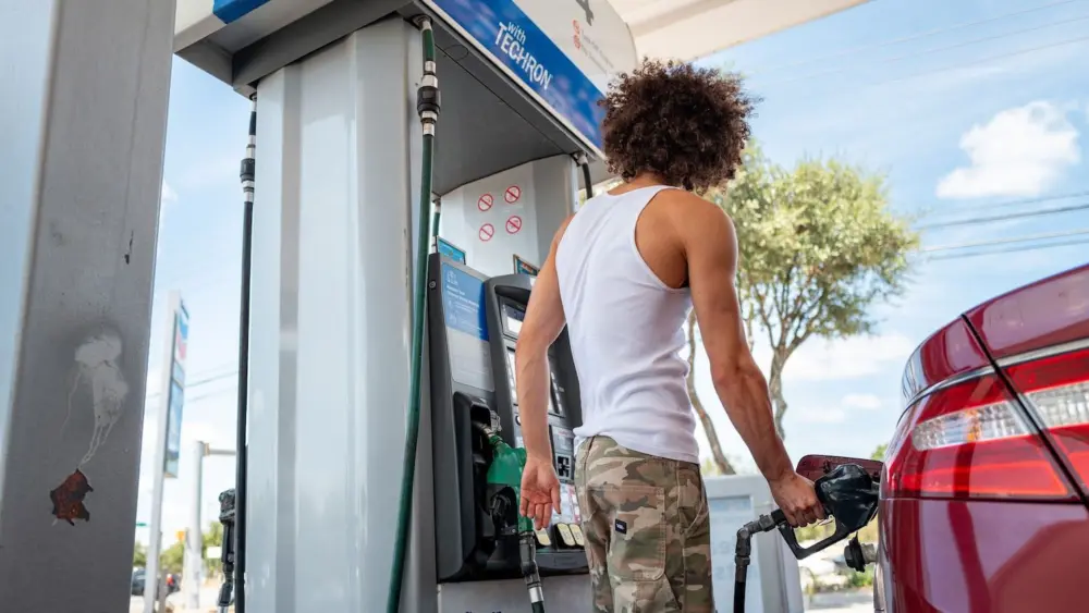 getty_gaspump_081226557033