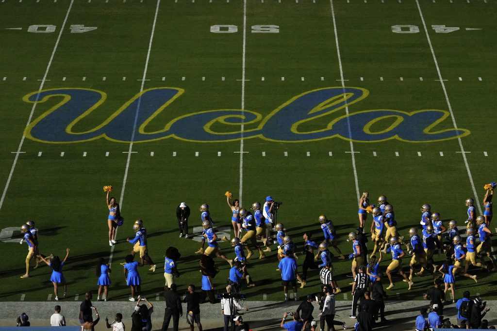 Wilner – Saturday Night Five: Foster on the brink, Sanders searches for answers, Pac-12 wipeouts, Texas A&M’s gift and the CFP