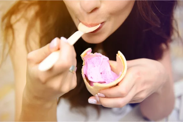 woman-eating-ice-cream_199535126